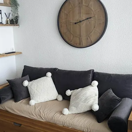 Apartment Cosy Au Pied Des Pistes Avec Balcon - Fr-1-557-115 Les Adrets